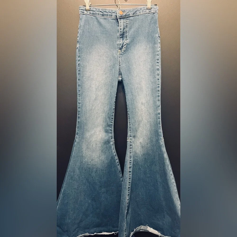 Free People High-Waisted Stretch Flare Jeans… - Picture 3 of 9